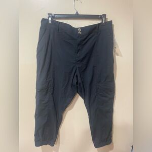 Sonoma Women's Black Capris